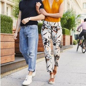 Up! Floral Print Straight Leg Pants Size 6 66240 Stretch Pull On Trousers Office